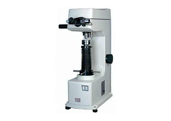 Vicker's Hardness Tester